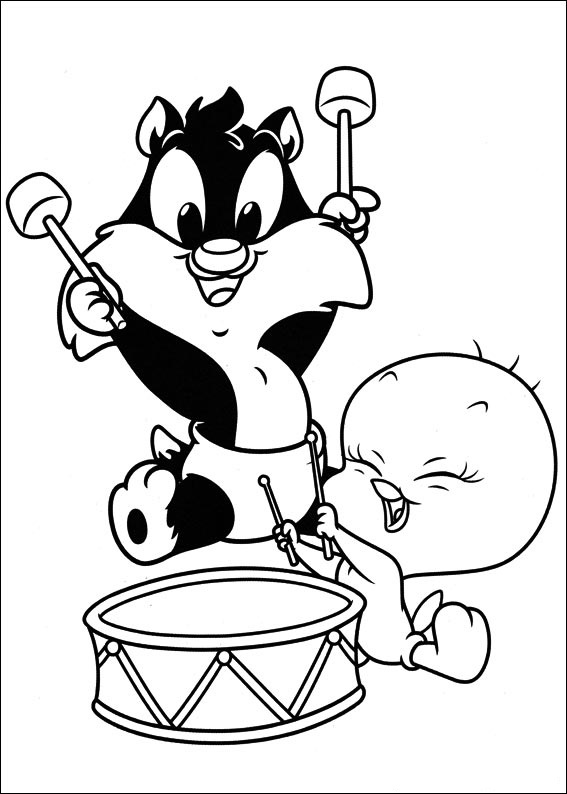 Bebé Silvestre Y Piolín Tocando El Tambor