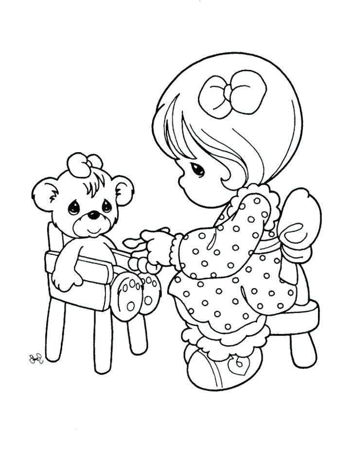Niña Jugando Con Peluche