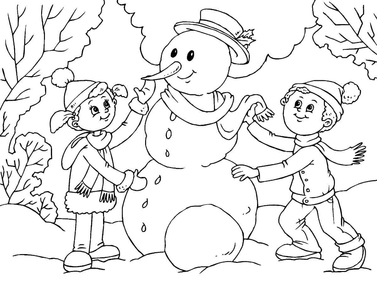 Dos niños Construyendo un Muñeco de Nieve