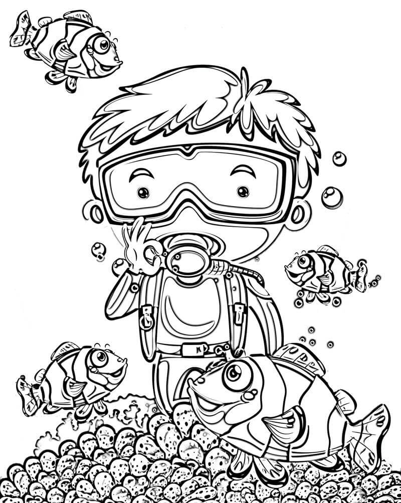 Mn Buceando Bajo el Agua con Muchos peces Payaso